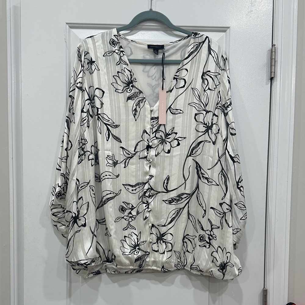 Chic Floral Button-Up Blouse